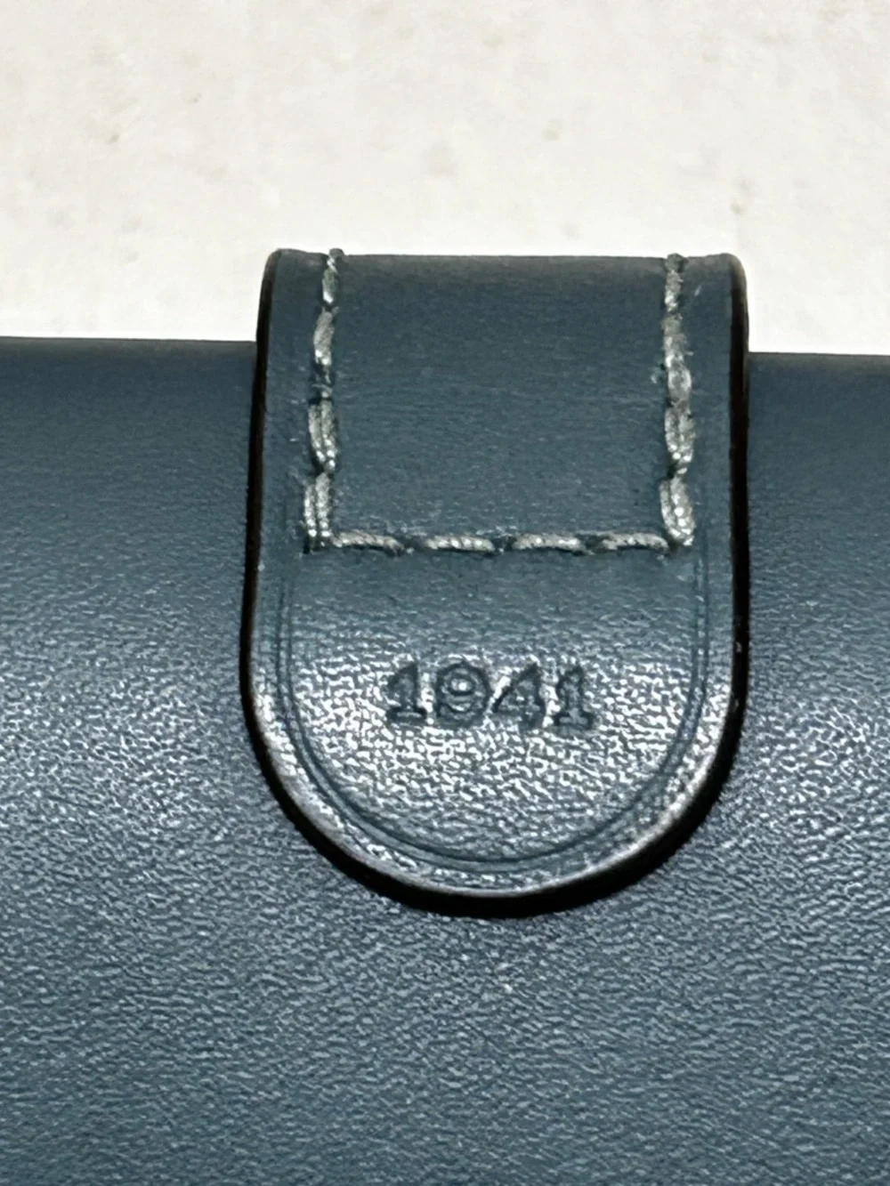 COACH 1941 Glovetanned Leather Slim Trifold Wallet